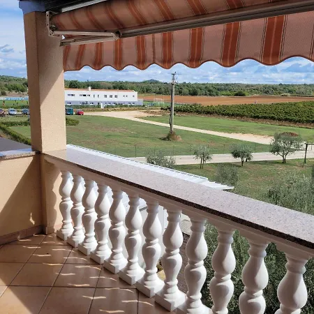 Apartament Sahic 3 Funtana